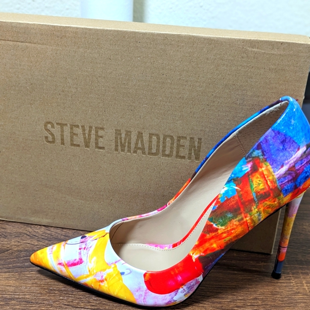 Brand new! Steve Madden Vala multicolored pumps. Size 8.5